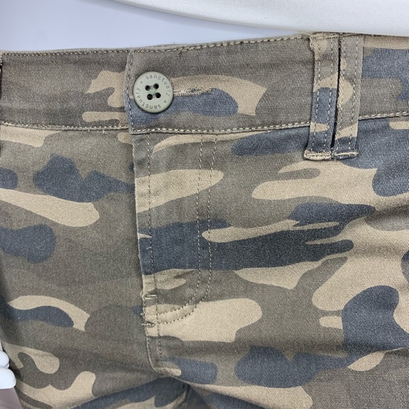LAST PAIR!! Sanctuary Camo Skinny Pant - Picture 5 of 8